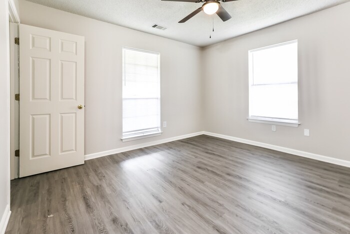 Building Photo - 2424 Cedar Ridge Dr