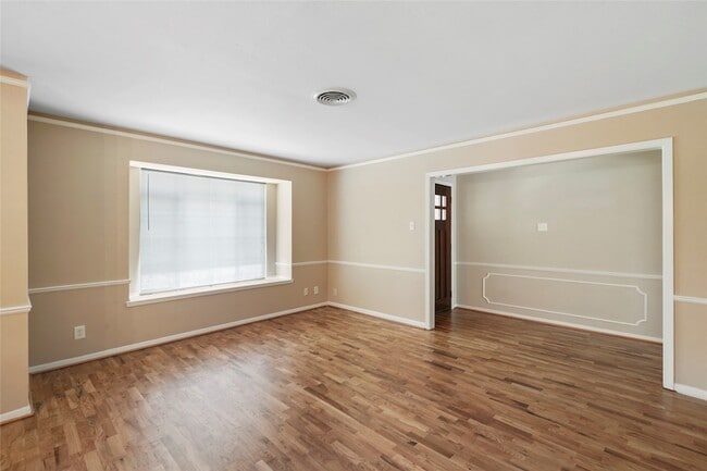 Building Photo - 4406 Rosebay Dr