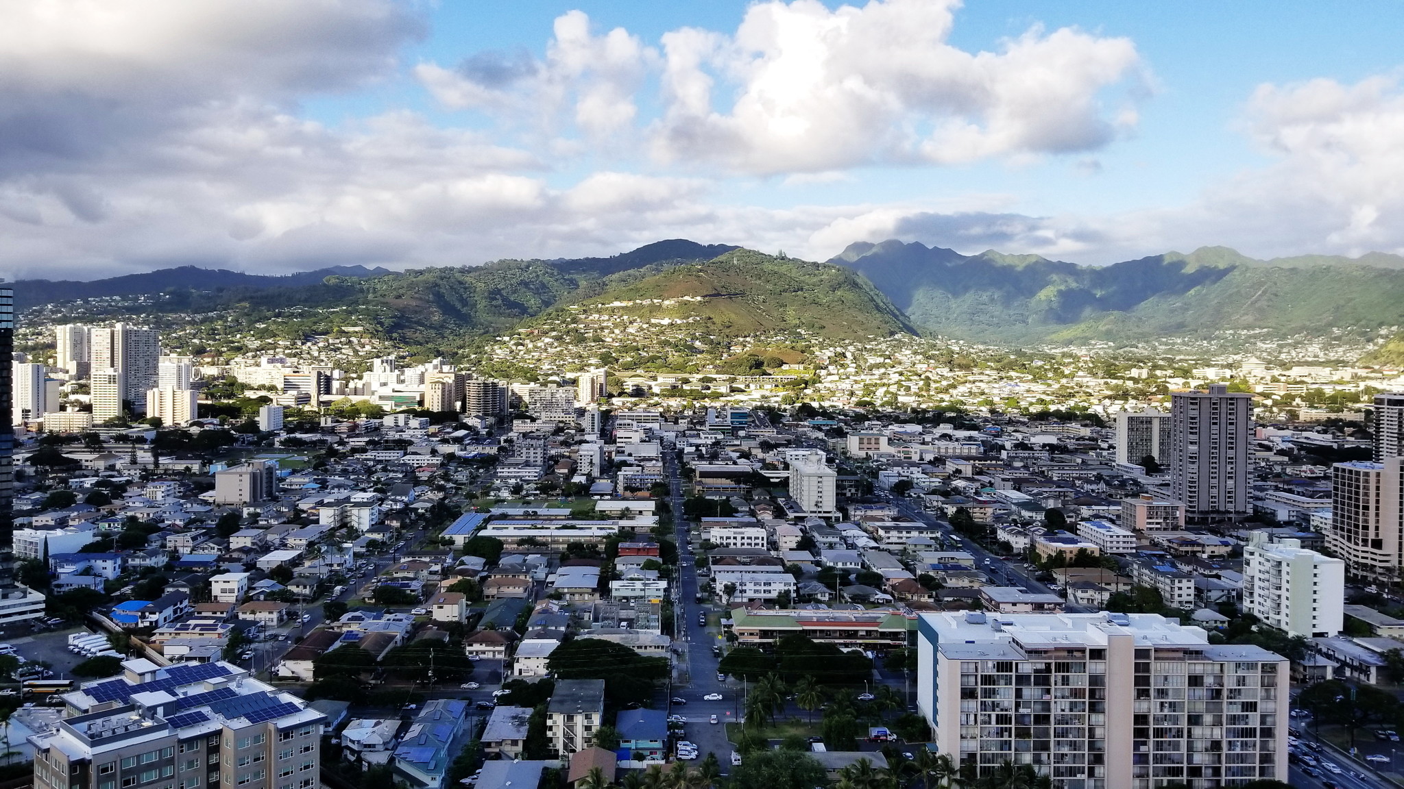 Mountain view. - 1837 Kalakaua Ave