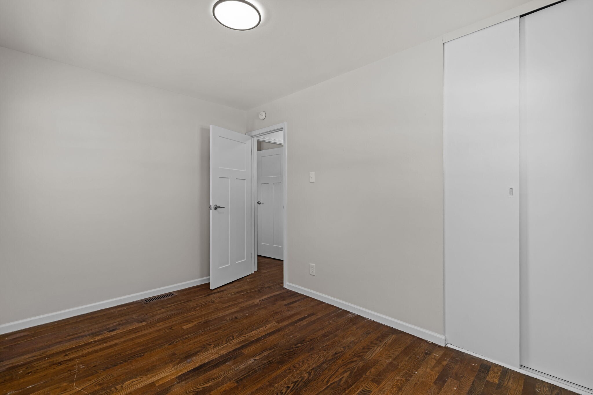 Building Photo - 1655 Fenmore Dr