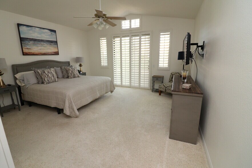 Building Photo - 100 Brandigo Cir
