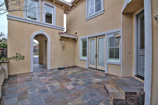 Building Photo - Beautifully Maintained Home in Desirable W...