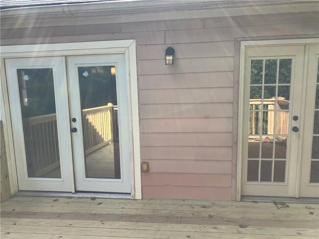 Building Photo - 1215 Oak Forest Ct SW
