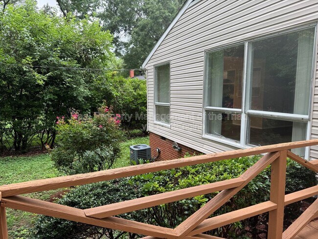 Building Photo - 2523 Overbrook Dr