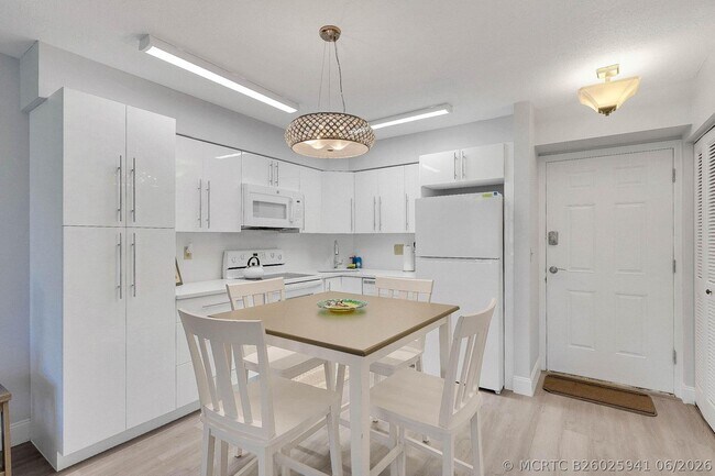 Building Photo - 2400 S Ocean Dr