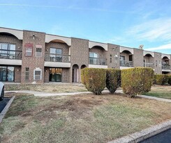 Building Photo - 2727 Rhawn St