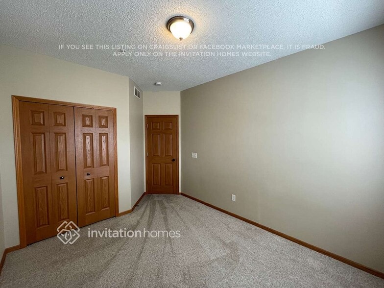 Building Photo - 6515 Merrimac Ln N