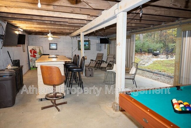 Building Photo - 6551 Hog Mountain Rd