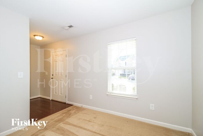 Building Photo - 1484 Worchester St
