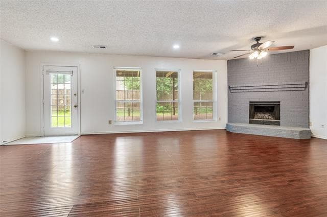 Building Photo - 528 Lester St