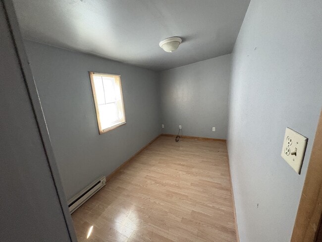 Building Photo - 308 N Cherry St