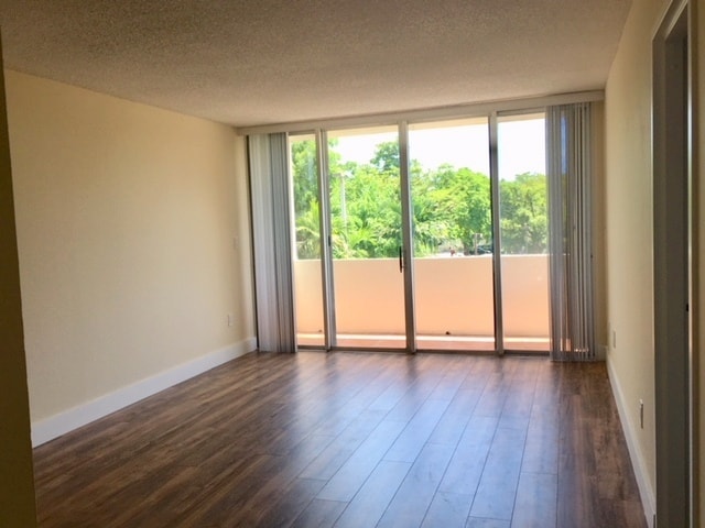 Living room - 2160 16th SW Ave