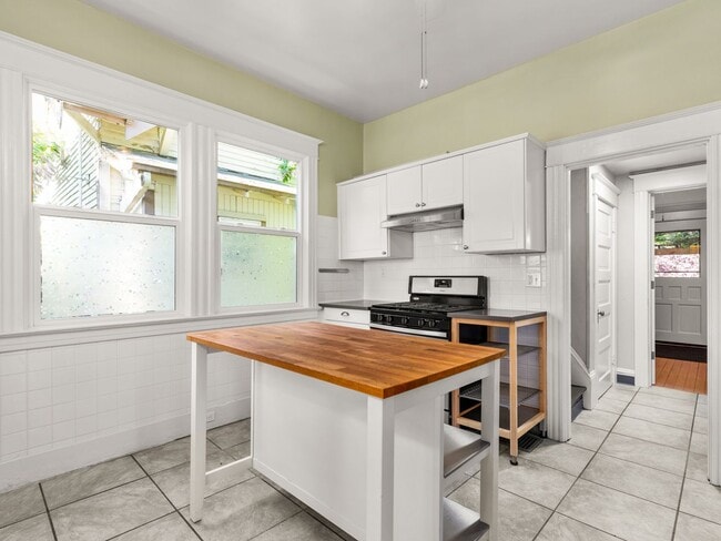 Building Photo - 5 bedroom, 2 bath in North Portland - Bois...