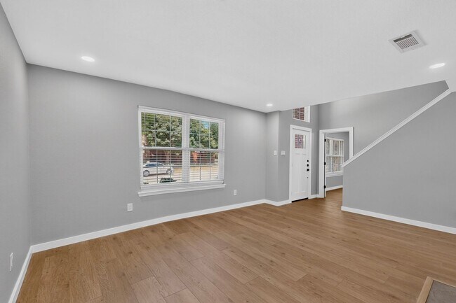 Building Photo - 1410 Thistle Cir