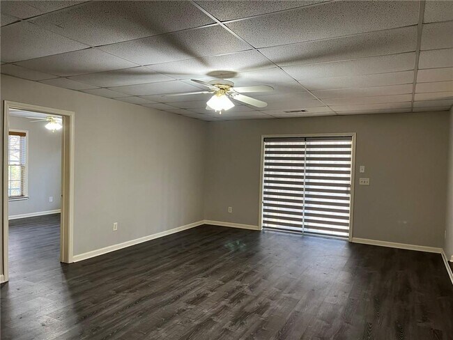 Building Photo - 2476 Sewell Mill Rd