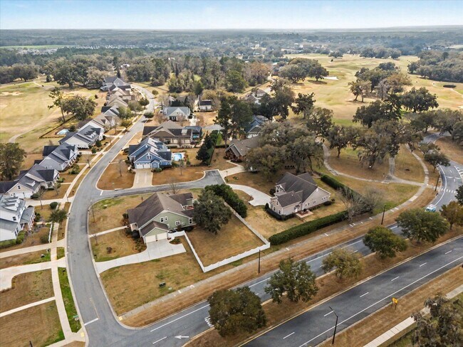 Building Photo - 3078 Dickinson Dr