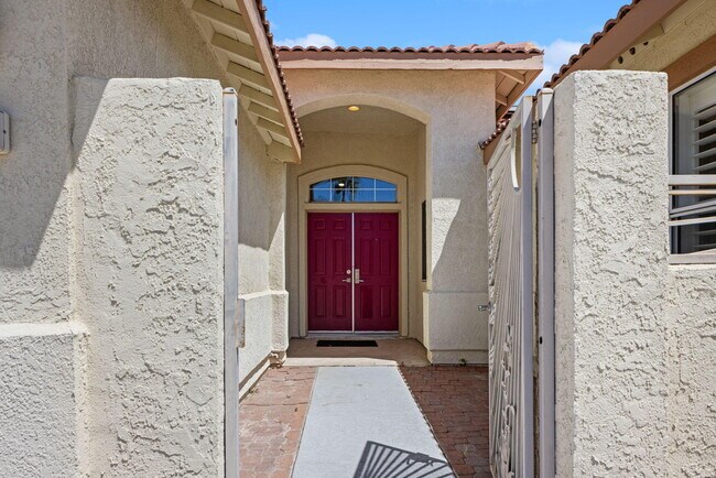 Building Photo - 37762 Drexell Dr