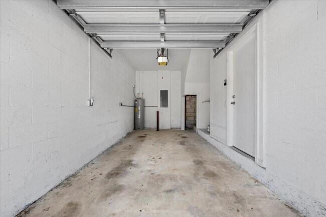 Building Photo - 152 Village Blvd