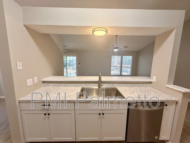 Building Photo - 22 Sweet Thorne Cir