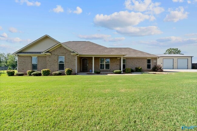 Primary Photo - 407 Robinson Rd