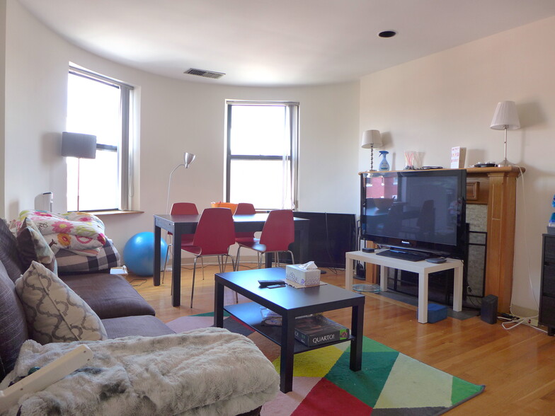 Building Photo - 45 Saint Stephen St