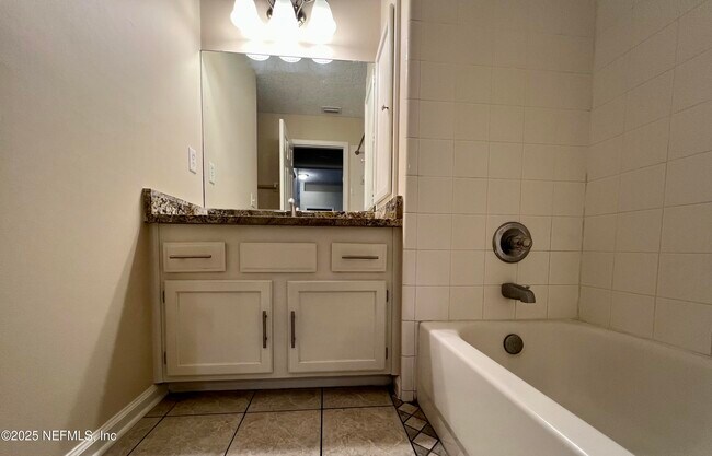 Building Photo - 1455 Silver Bell Ln