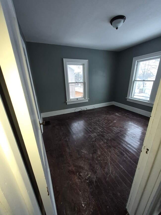 Building Photo - 565 Garfield Pl