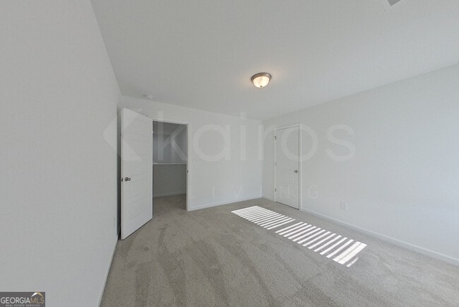 Building Photo - 100 English Oak Ln