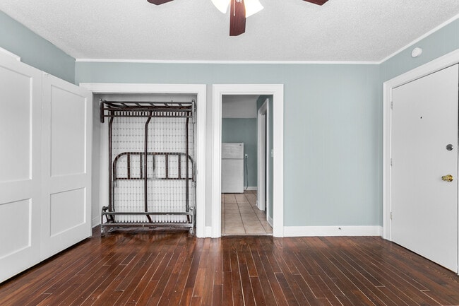 Building Photo - 2029 Swift St