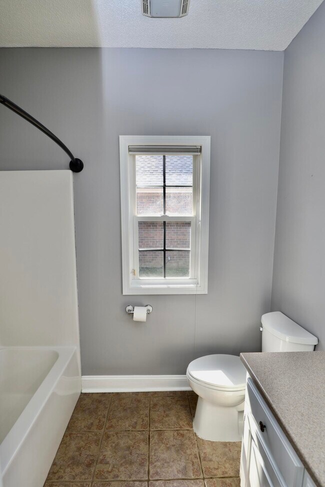 Building Photo - 1855 Beachforest Way