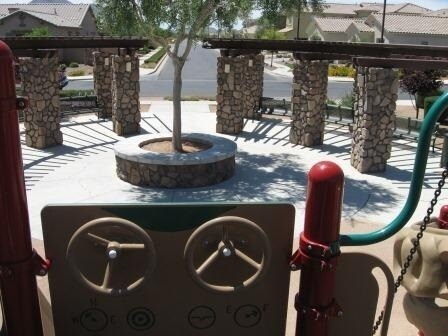 Building Photo - Beautiful Home in Shamrock Estates!