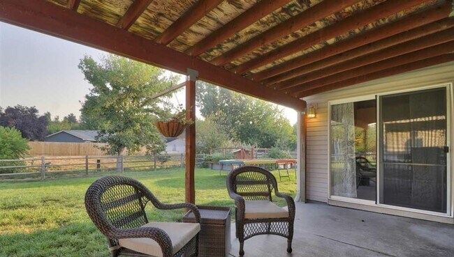 Building Photo - 3 Bedroom with 3 Car Garage - Eagle, Idaho