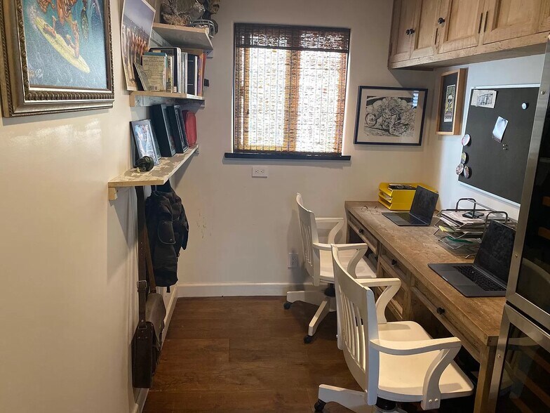 Building Photo - 221 24th St