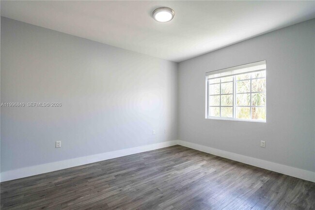 Building Photo - 331 85th St