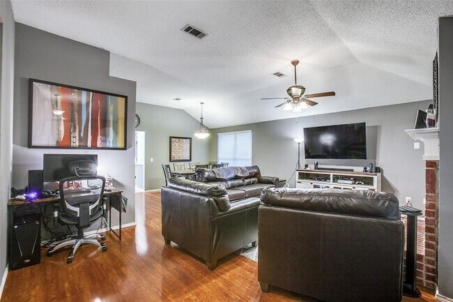 Building Photo - 1309 Aspen Ln