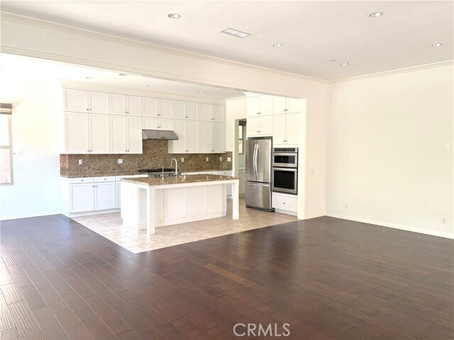 Building Photo - 89 Field Poppy