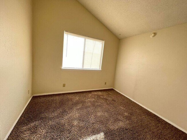 Building Photo - 11812 Tracy Austin Ln