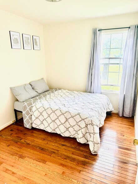 Building Photo - 2014 Ritchie Rd