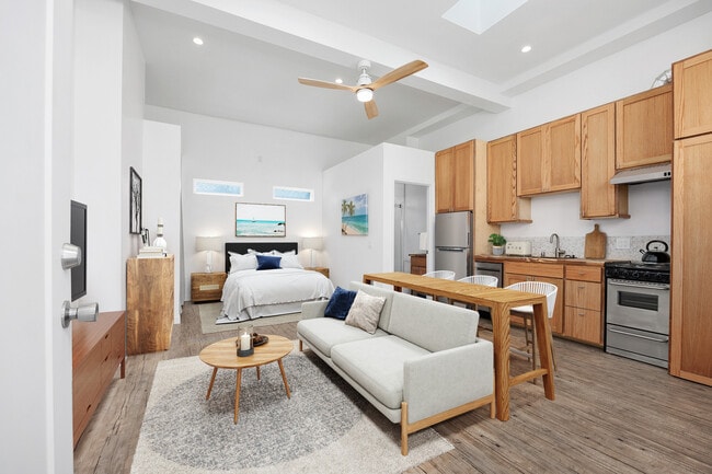 Building Photo - 1327 Hygeia Ave