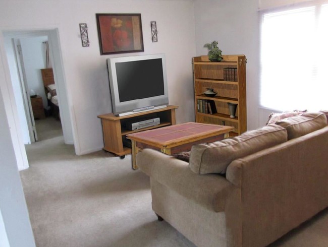 Living Area - Chestnut Hill Apartments