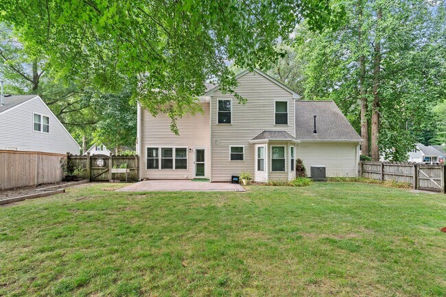 Building Photo - 4BR/2.5BA Home in Hickory School District ...