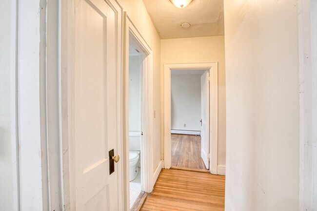 Building Photo - 429 New Britain Ave