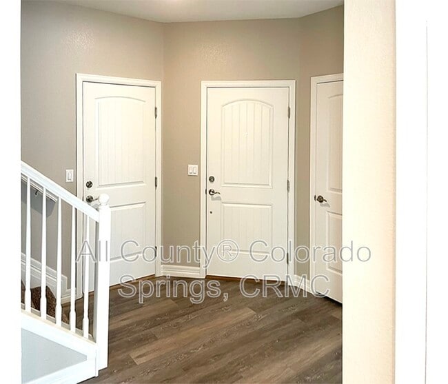 Building Photo - 610 Thimbleberry Point