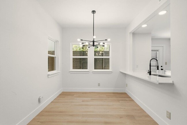 Building Photo - 814 W Mary St