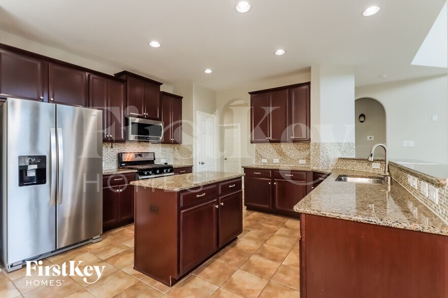 Building Photo - 9743 Stratton Ridge Dr