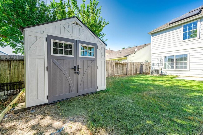 Building Photo - 11411 Log Cabin Ln