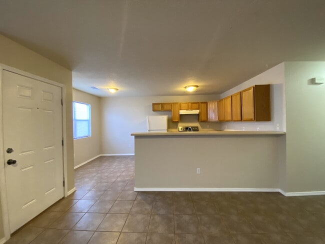 Building Photo - 2BR/1Bath - 4 Plex in Rio Rancho