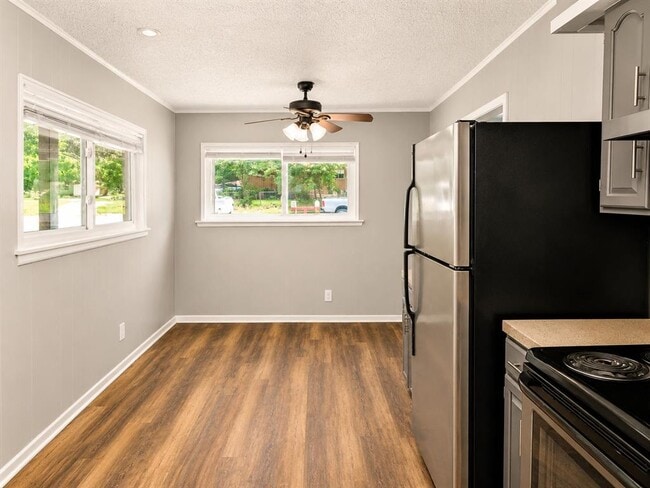 Building Photo - 2804 Catalina Dr