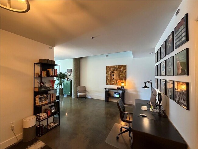 Building Photo - 845 Spring St NW