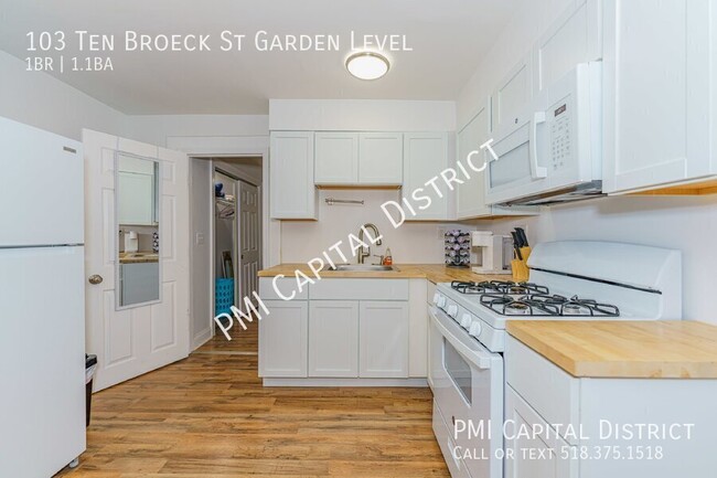 Building Photo - 103 Ten Broeck St